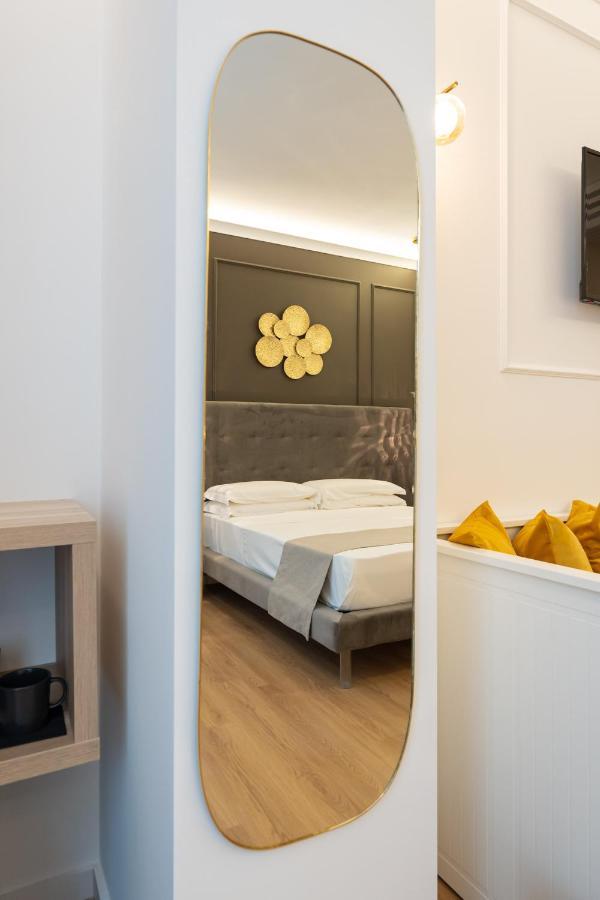 Toledo Relais Suites - By Pera Rooms Collection Napoli Eksteriør billede